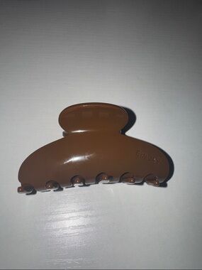 Emi Jay Hair Claw Clip in color Toasted